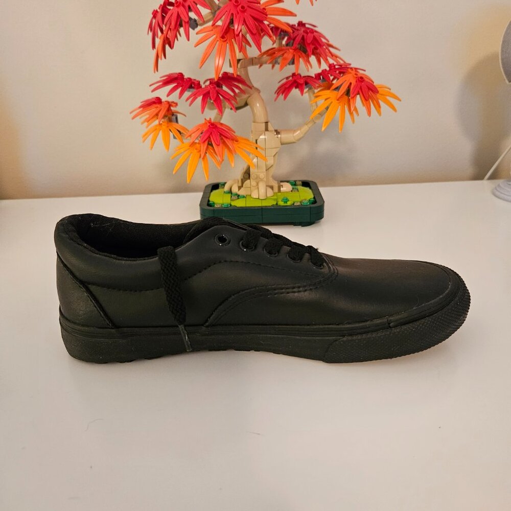SafeTStep Non-Slip Shoes - Picture 3 of 7